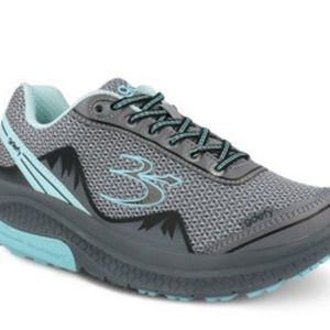 Womens Gravity Defy Athletic Walking/Running Shoes